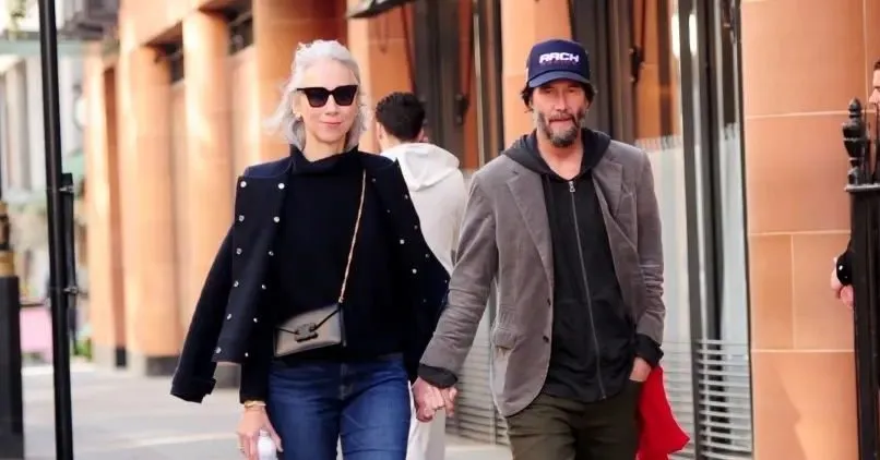 Kencan di London, Keanu Reeves-Alexandra Grant Pamer Kemesraan
