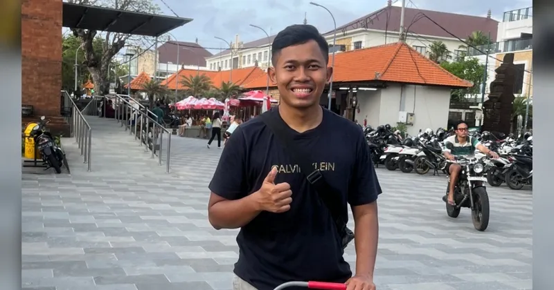 Viral! Pria Ini Street Feeding Hewan Liar Sendirian, Jalan Kaki Berjam-jam Setiap Hari