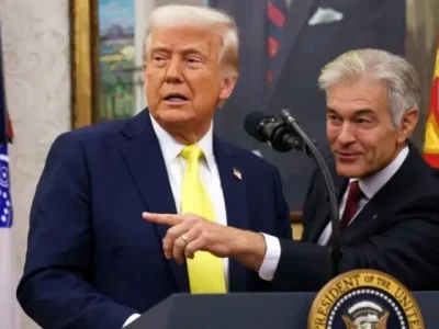 Presiden Donald Trump dan Dr. Mahmet Oz (Foto: UPI/Akan Oliver)