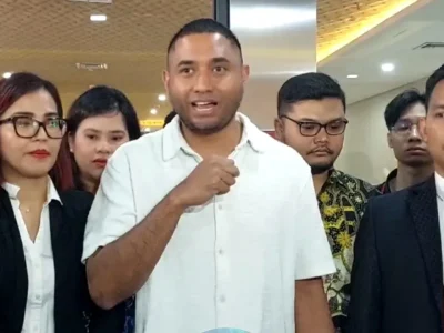 Rayen Pono laporkan Ahmad Dhani. (Foto: Bayu/Nyata)