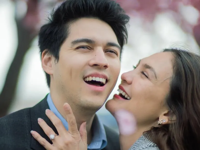 Dilamar di Bawah Sakura, Luna Maya Pamer Cincin Rp2 M dari Maxime