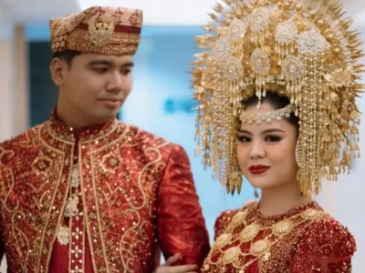 Frans Faisal dan sang istri, Indah Tri Pertiwi, tengah berbahagia. (Foto: Instagram)