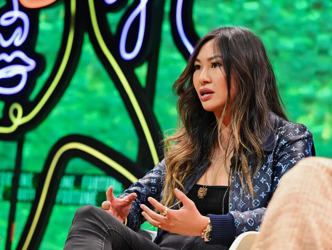 Lucy Guo Geser Taylor Swift Sebagai Miliarder Wanita Termuda di Dunia