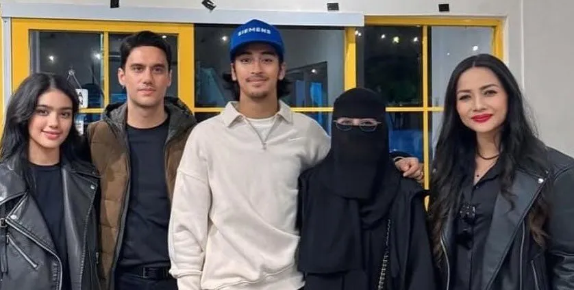Ultah ke-24, Abidzar Al Ghifari Dapat Kejutan Mobil dari Umi Pipik
