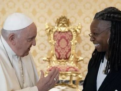 Whoopi Goldberg mengenang pertemuannya dengan Paus Fransiskus. Foto : Instagram/whoopigoldberg