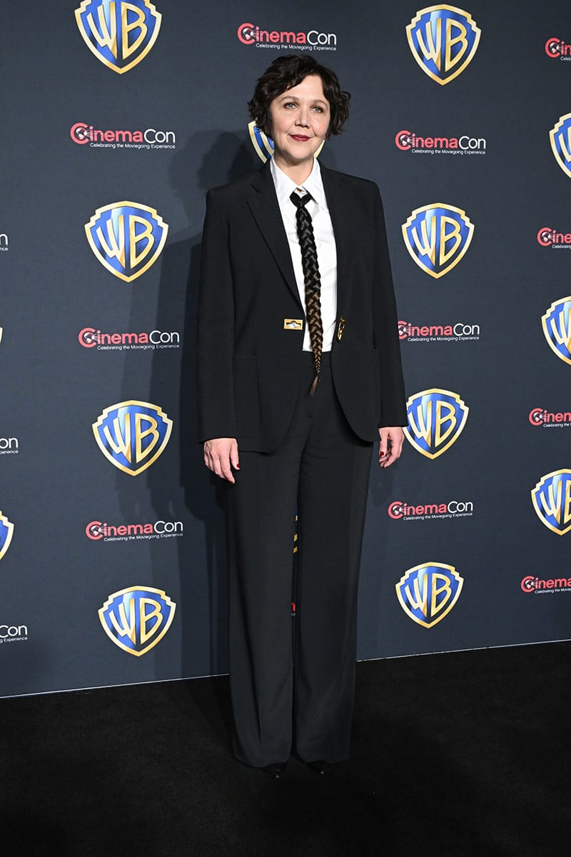Maggie Gyllenhaal menghadiri CinemaCon 2025. Foto: Dok. Gilbert Flores/WWD