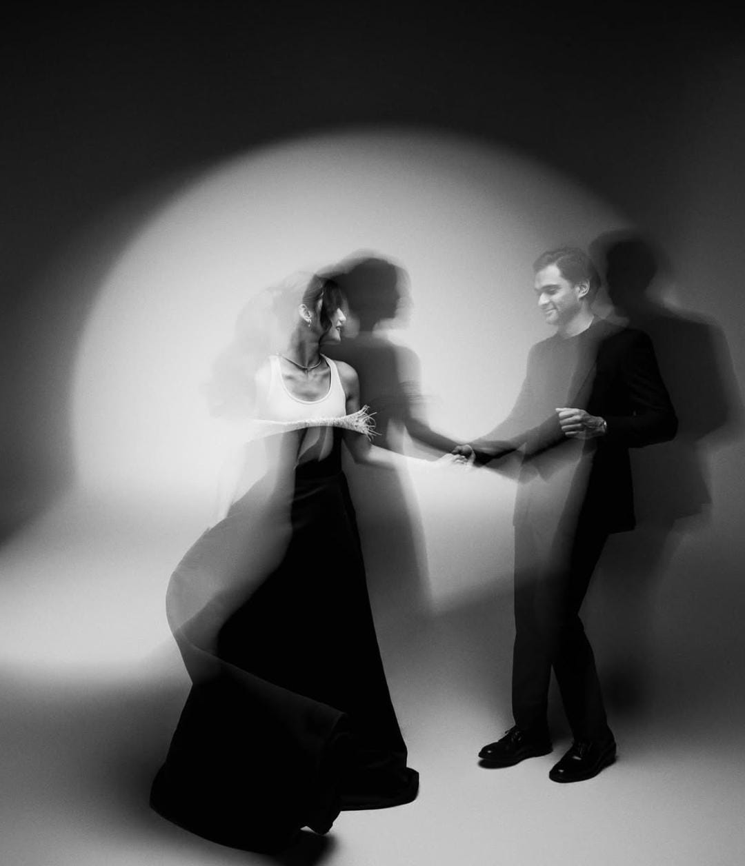 Foto blur yang artistik. Foto: Dok. Instagram @pevpearce