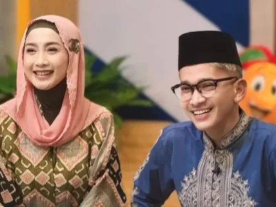 Ruben Onsu dan Desy Ratnasari. Foto: Dok. Instagram @berkahnyaramadanttv