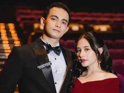 Prilly Latuconsina dan Omara Esteghlal pamer interaksi bucin di Instagram. Foto: Dok. Instagram @omara.esteghlal
