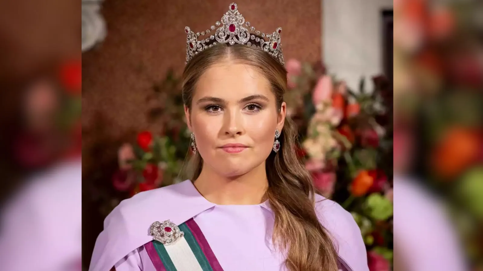 Pesona Calon Ratu Belanda, Putri Amalia Pakai Tiara Berusia 137 Tahun