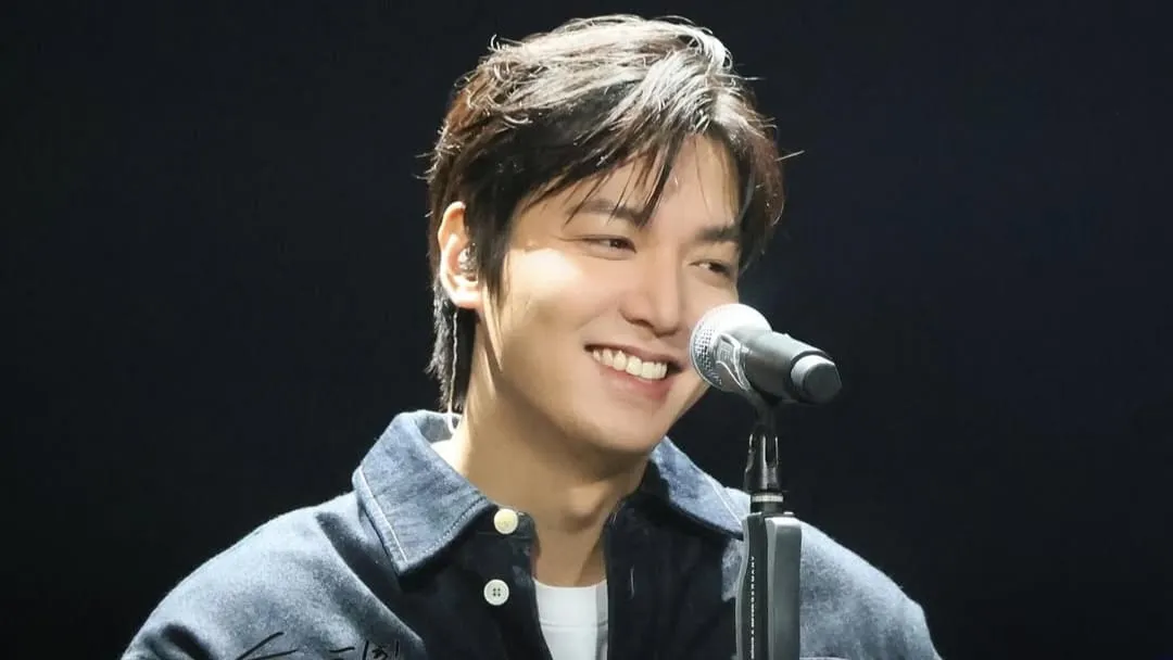 Ganti Baju 3 Kali, Ini Gaya Kece Lee Min Ho di Fan Meeting Jakarta