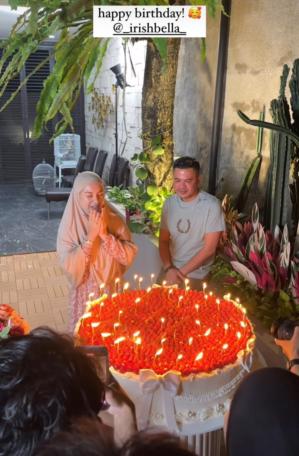 Kue ulang tahun super besar dari Haldy Sabri. Foto: Dok. Instagram @seanivan08