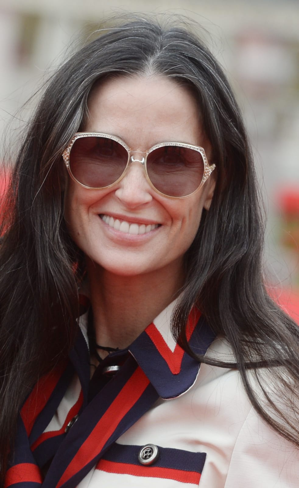 Demi Moore dengan rambut beruban pada 2016. Foto: Dok. Getty Images
