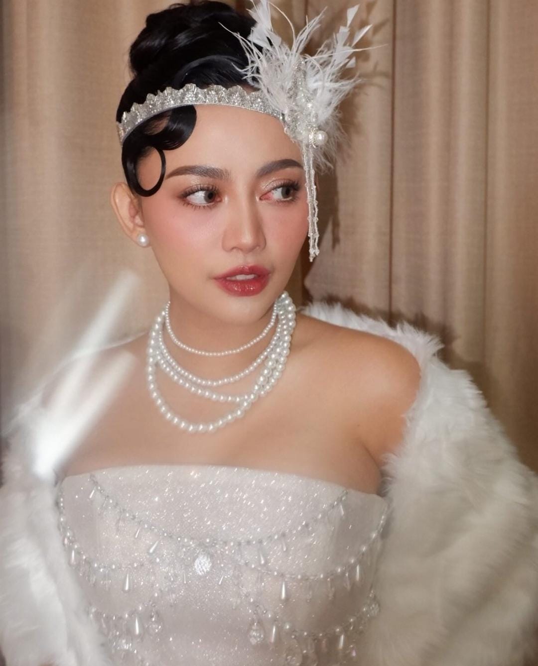 Rachel Vennya dengan gaun bertabur mutiara. Foto: Dok. Instagram @rachelvennya