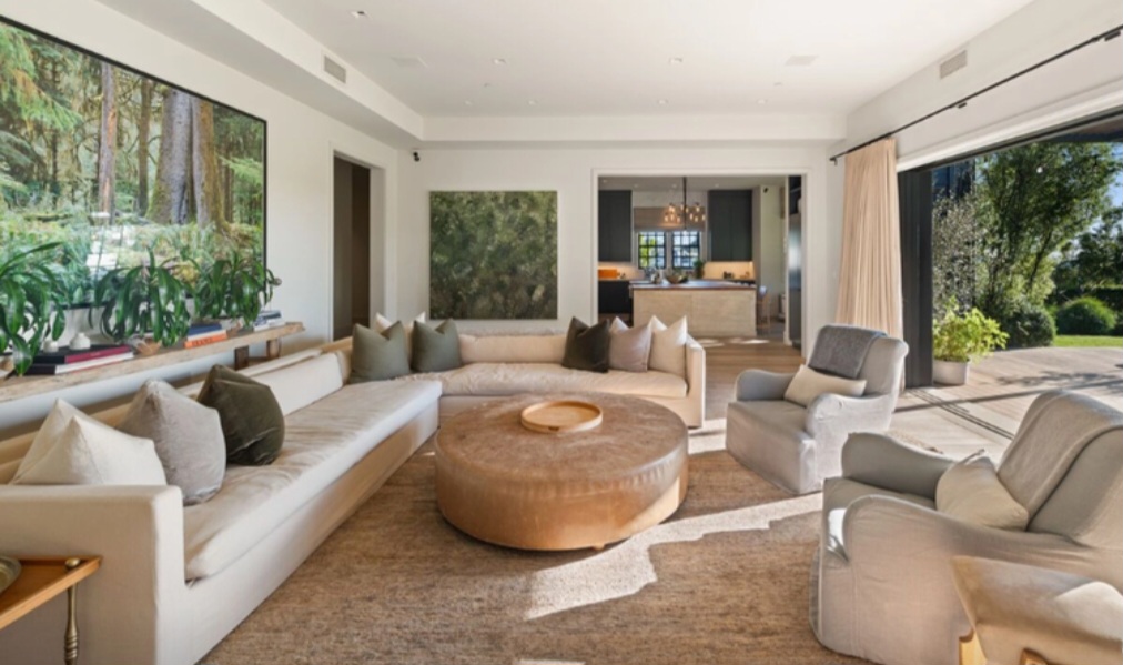 Salah satu ruang santai rumah Jessica Alba dan Cash Warren (Foto: Dok. Marc Angeles)