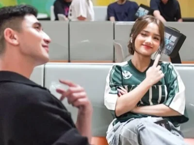 Fuji dan Verrell Bramasta setelah main bowling. Foto: Instagram/bramastavrl