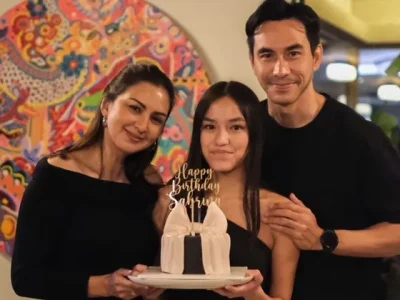 Darius Sinathrya dan Donna Agnesia bersama putri mereka, Sabrina (Foto: Instagram/darius_sinathrya)