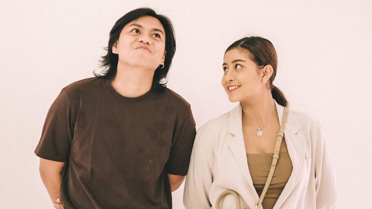 Awkarin and Gangga Kusuma. Foto : Instagram/awkarin