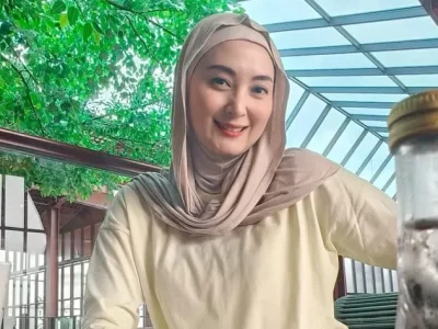Della Puspita kesal belum menerima bayaran syuting. Foto : Instagram/dellapuspita00