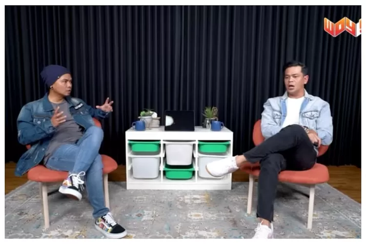Wendy Cagur dan Surya Insomnia. Foto : Youtuber/YouTube Woy!