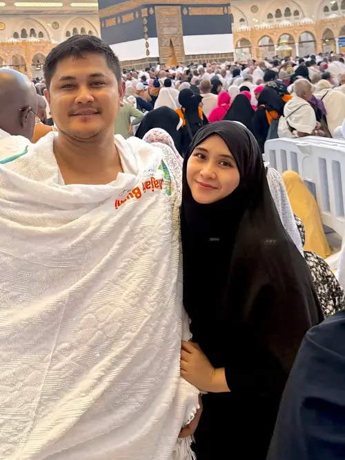 Ryana Dea saat Melaksanakan Haji 2025. Foto : Instagram/ryana_dea