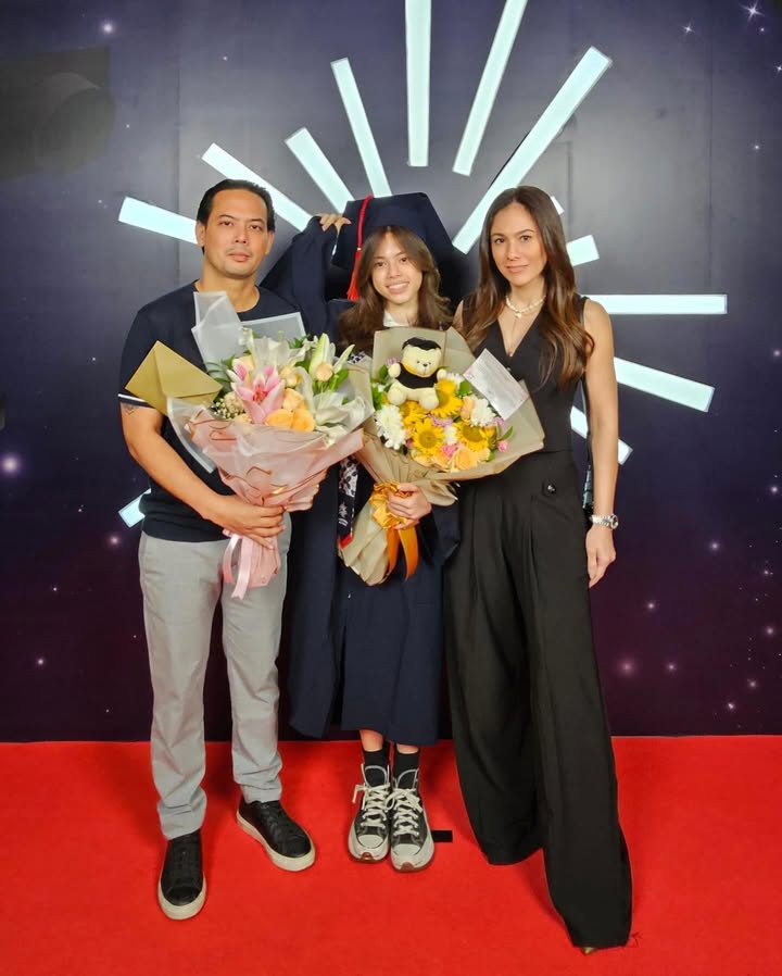 Wulan Guritno dan mantan suami, Adilla Dimitri, kompak menghadiri kelulusan putri tercinta, London Abigail. Foto : Instagram/adilladimitrihardjanto