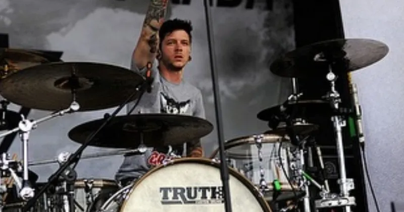 Eks Drummer TDWP, Daniel Williams Tewas dalam Kecelakaan Pesawat