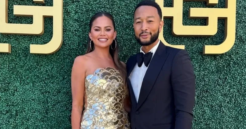 Istri John Legend, Chrissy Teigen Tampil Babak Belur di Live Instagram