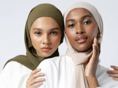 Tips merawat rambut berhijab (Ilustrasi: Pinterest/nnasiirovaa)