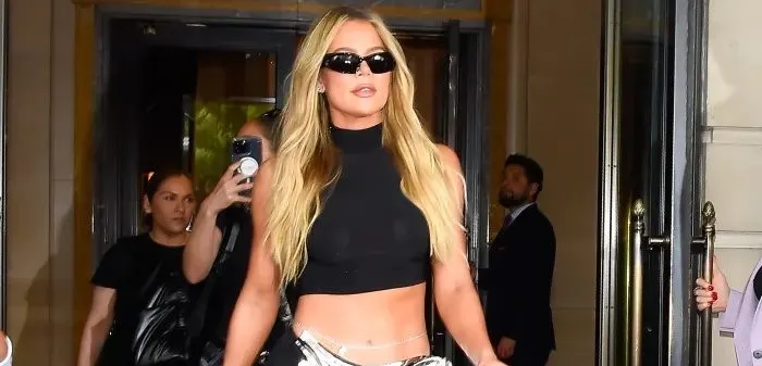Suntik Filler Imbas Kanker Kulit, Pipi Khloe Kardashian Mulai Rata
