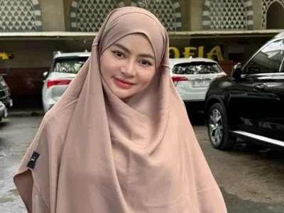 Penampilan baru Vitalia Shesya. Foto : Instagram/vitaliashesyareal