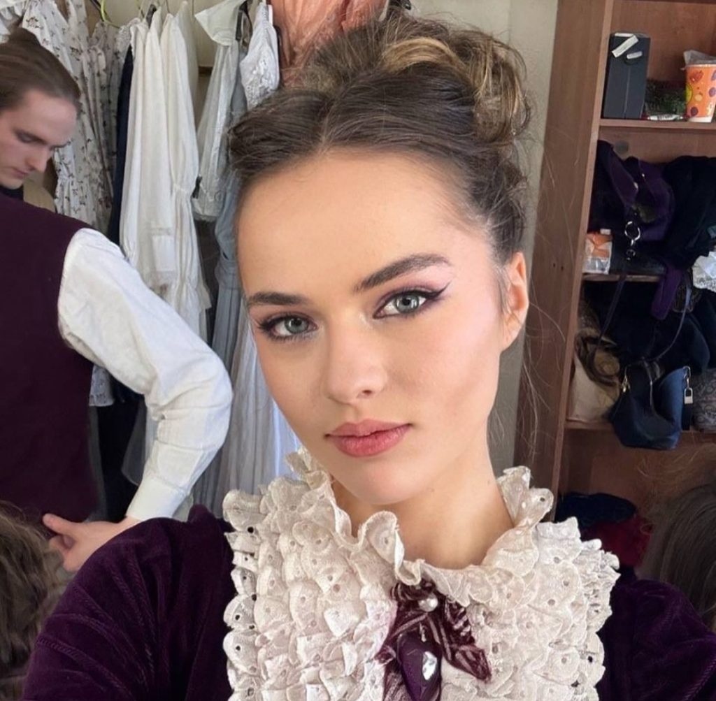 Kini belajar di sekolah drama untuk menjadi aktris (Foto: Instagram/kristinapimenova)