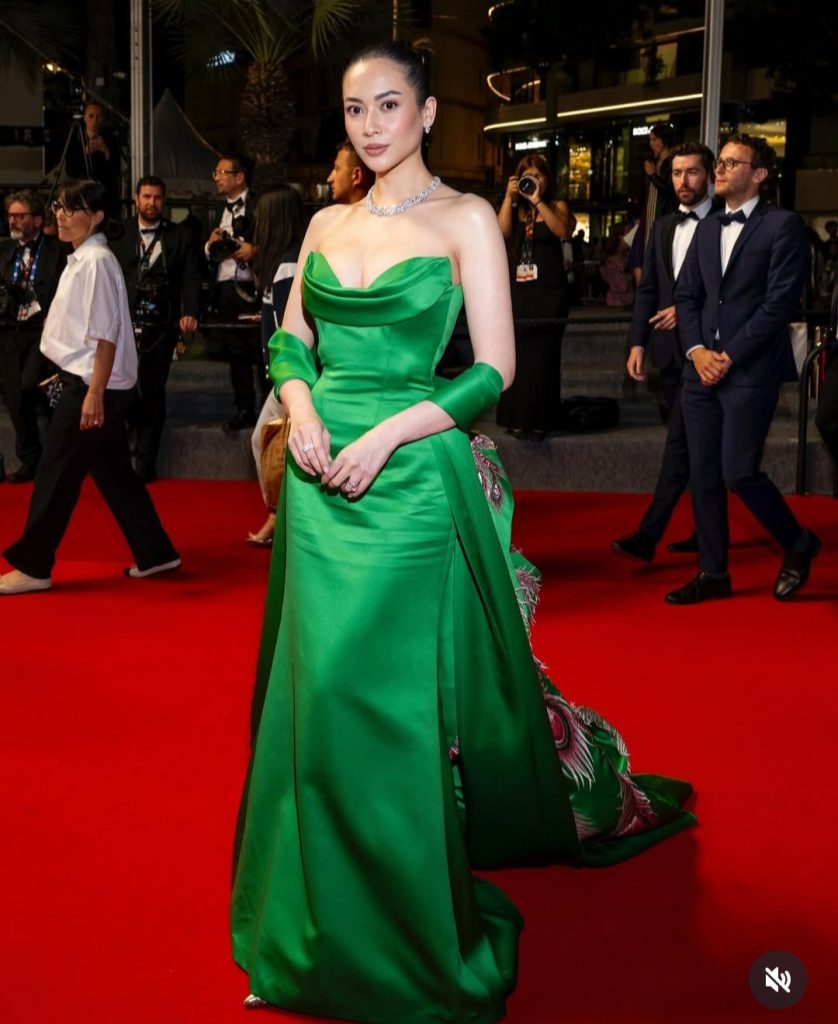 Elvira Devinamira dinominasikan sebagai ‘Best Actress’ (Foto: Instagram/elviraelph)