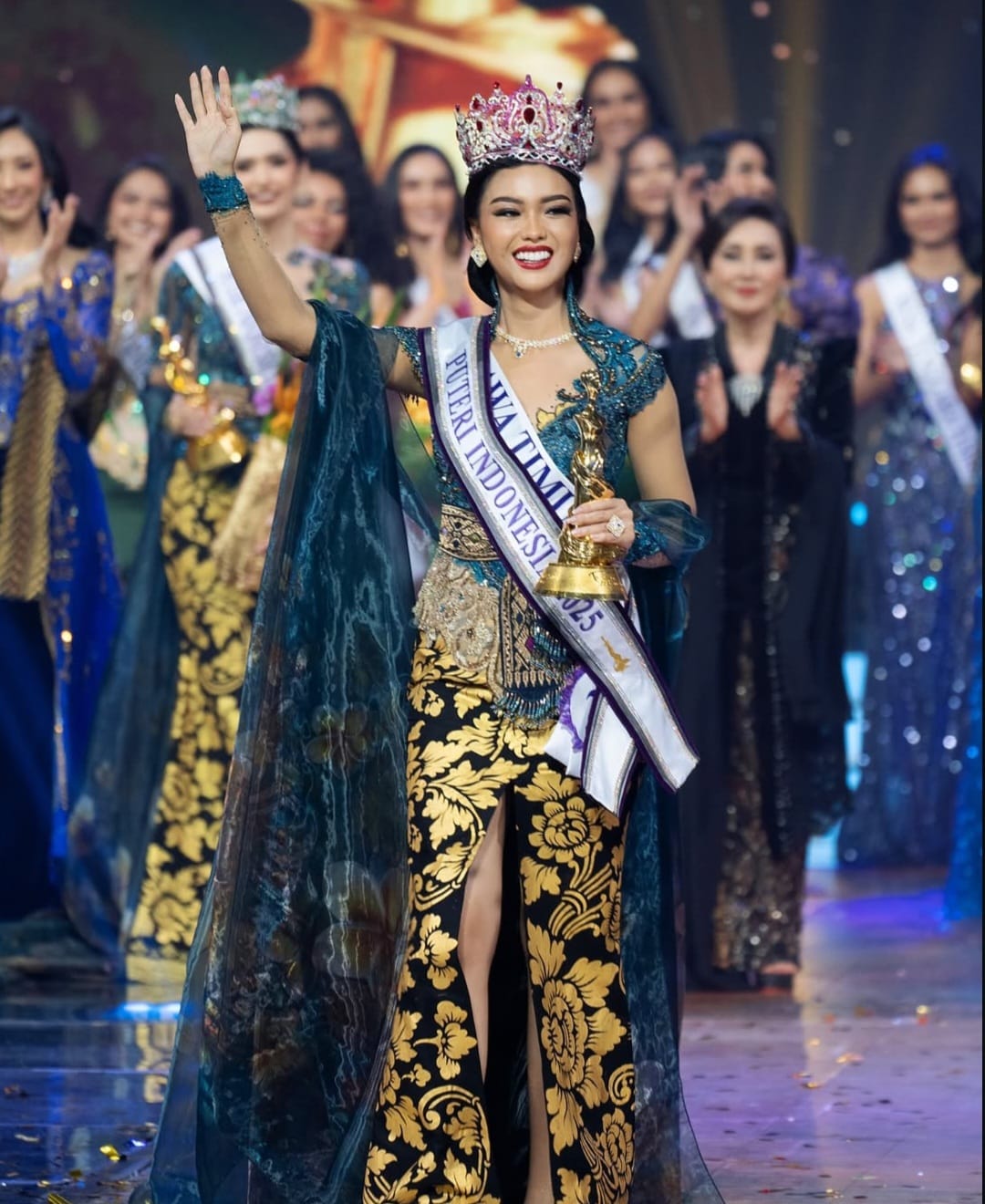 Fia menjadi pemenang Puteri Indonesia 2025. Foto: Dok. Instagram @yudi_photowork