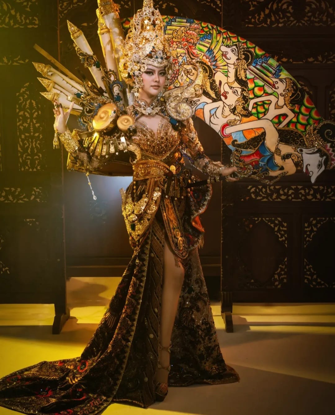 Kostum Wayang Beber. Foto: Dok. Instagram @novnovfashiongraphie