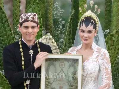 Luna Maya dan Maxime Bouttier resmi menikah. Foto: YouTube TS Media