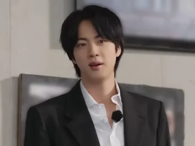 Jin BTS pamer kemampuan akting. Foto: Dok. YouTube Bangtan TV