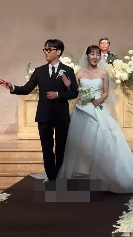Kim Bo Ra dan Jo Ba Reun saat menikah Juni 2024. Foto: Dok. Naver Blog