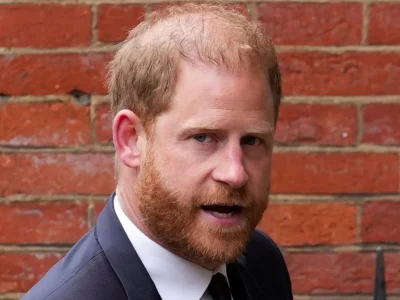 Pangeran Harry saat menghadiri sidang terkait masalah keamanan. Foto: Dok. Jurnalis/Page Six
