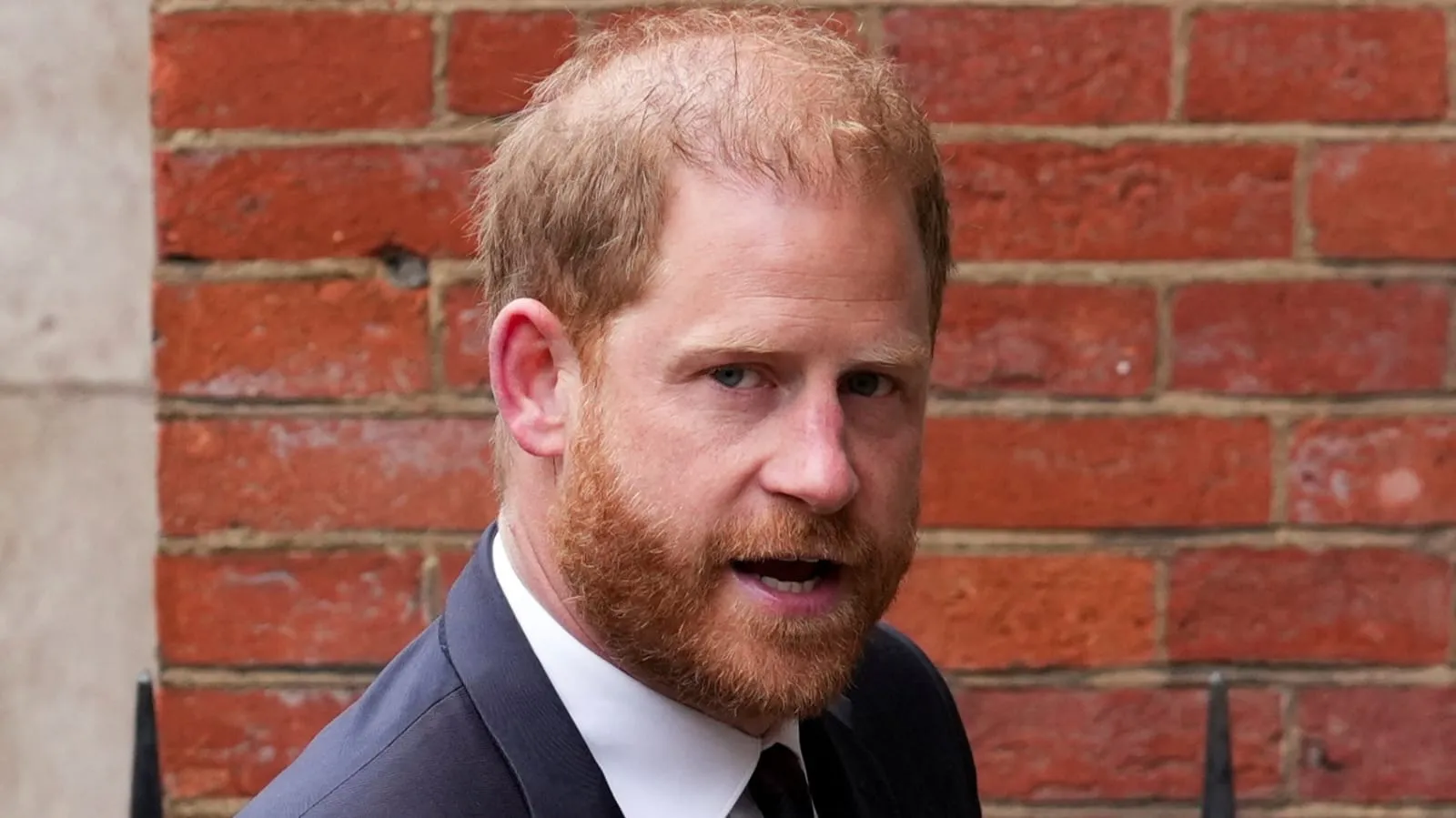 Dikira Teman Lama, Pangeran Harry Ketok Rumah Orang Asing