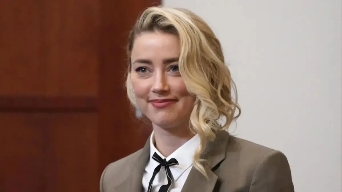 Tanpa Suami, Amber Heard Sambut Kelahiran Anak Kembar