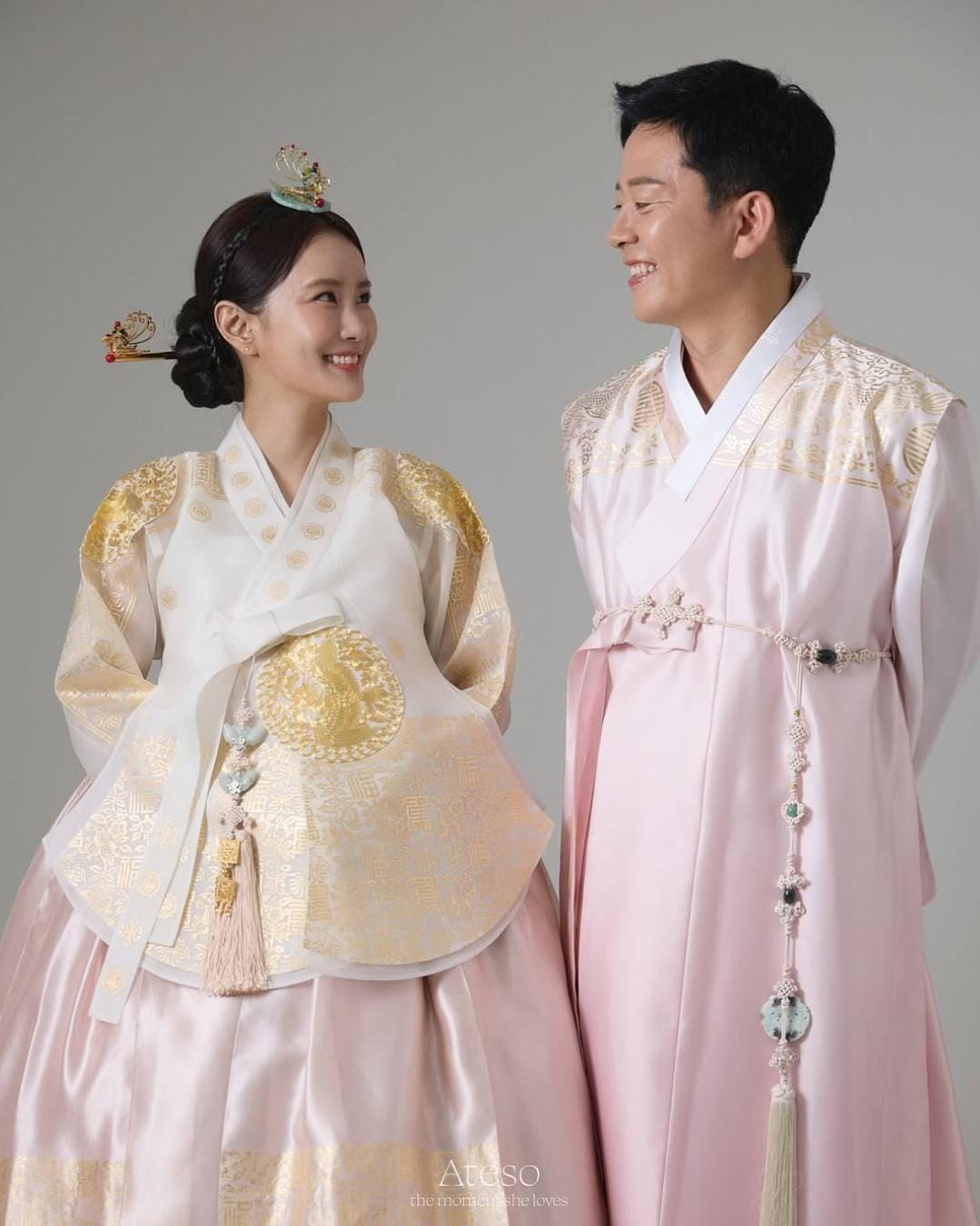 Mengenakan Hanbok, pakaian tradisional Korea. Foto: Dok. Instagram @jiminlup