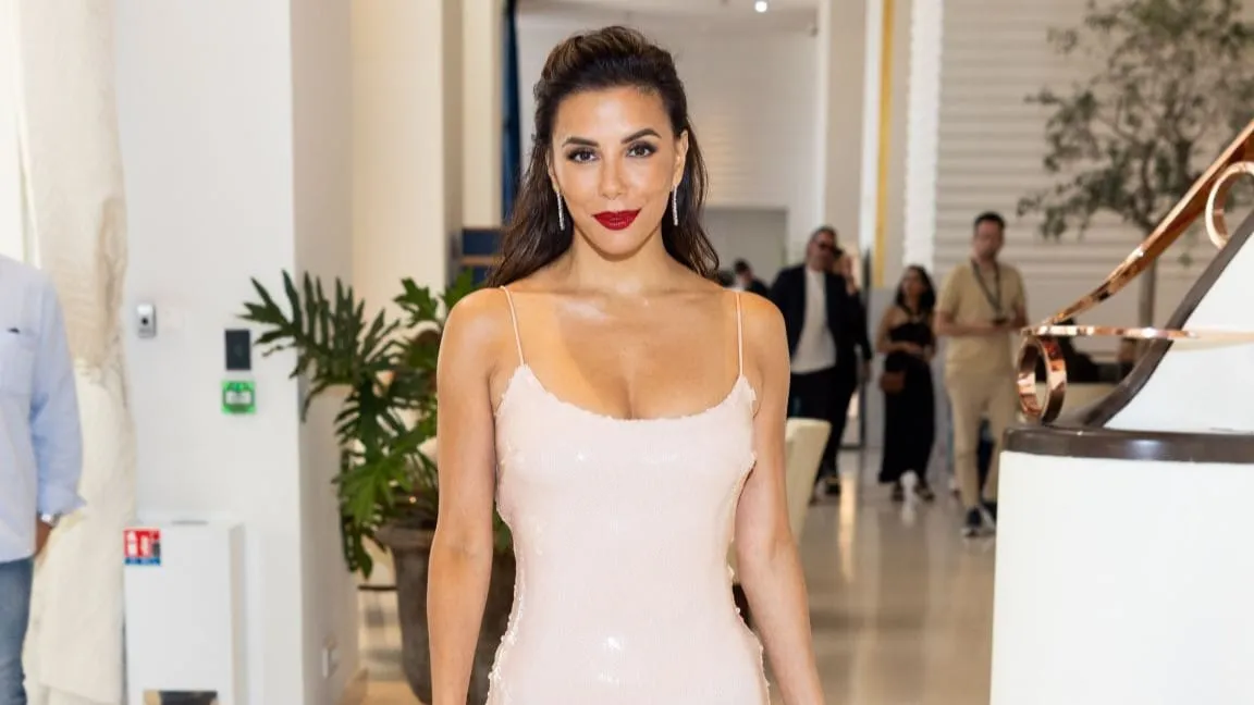 Dilarang ‘Telanjang’, Eva Longoria Tampil Nude di Cannes Film Festival 2025