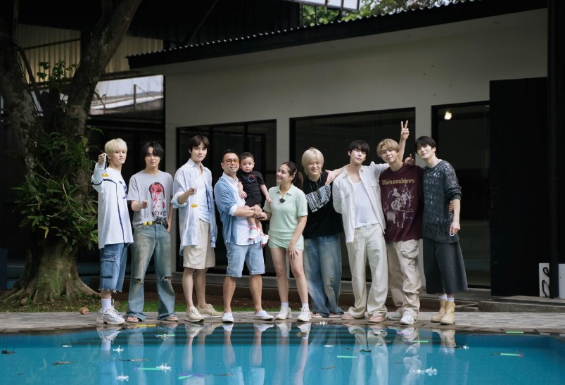 NCT 127 bersama Raffi dan Nagita. Foto: Dok. Instagram @raffinagita1717
