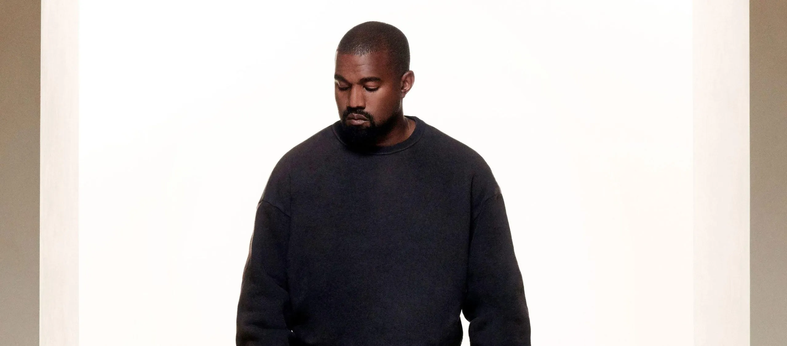 Imbas Rilis Lagu Kontroversial, Kanye West Batal Konser di Korsel