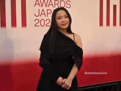 Bernadya melenggang di red carpet Music Awards Japan (MAJ) 2025. Foto : Instagram/juni_records