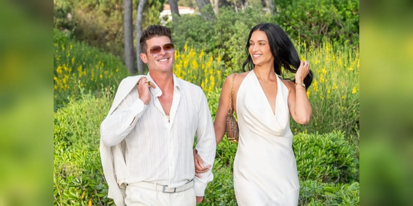 Robin Thicke dan April Love Geary Gelar Pernikahan Romantis di Meksiko