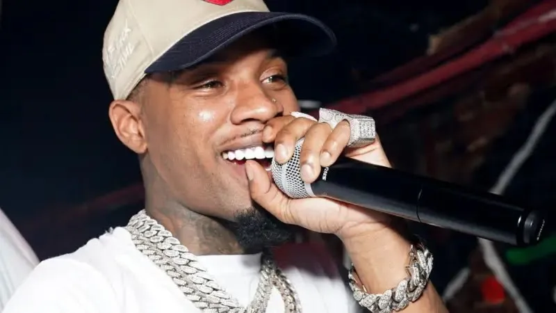 Ditikam di Penjara, Rapper Tory Lanez Dilarikan ke Rumah Sakit