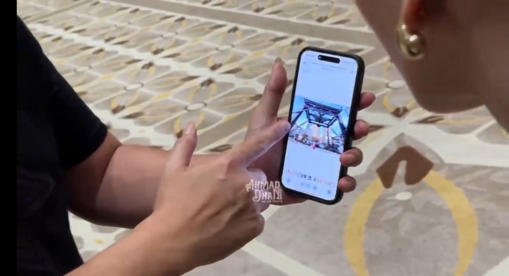 Pelaminan seharga Rp1 miliar (Foto: YouTube/Ahmad Dhani Dalam Berita)