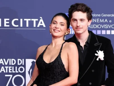 Kylie Jenner dan Timothee Chalamet. Foto : Daniele Venturelli/WireImage